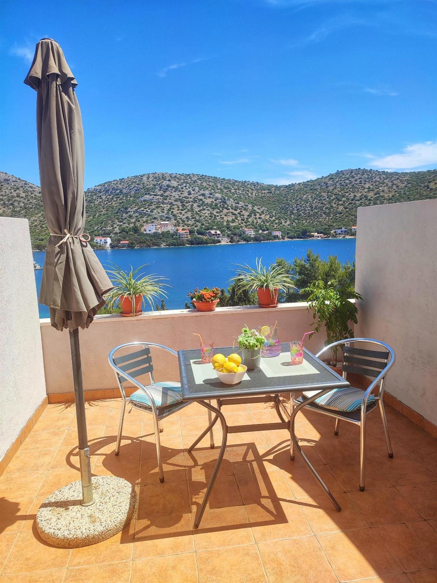 Apartments Vesna Lastovo Buitenkant foto